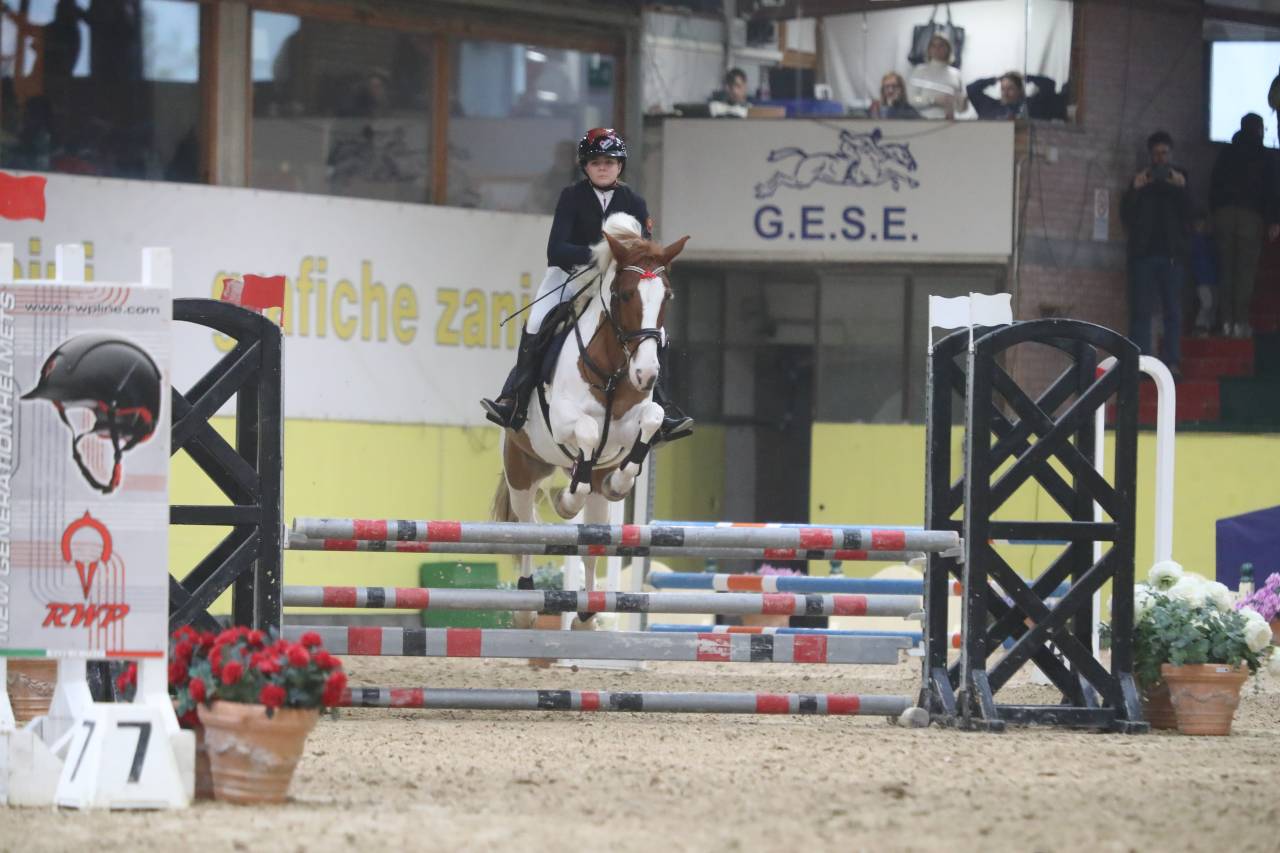 Hopla &ndash; Pony sportiva dal cuore speciale