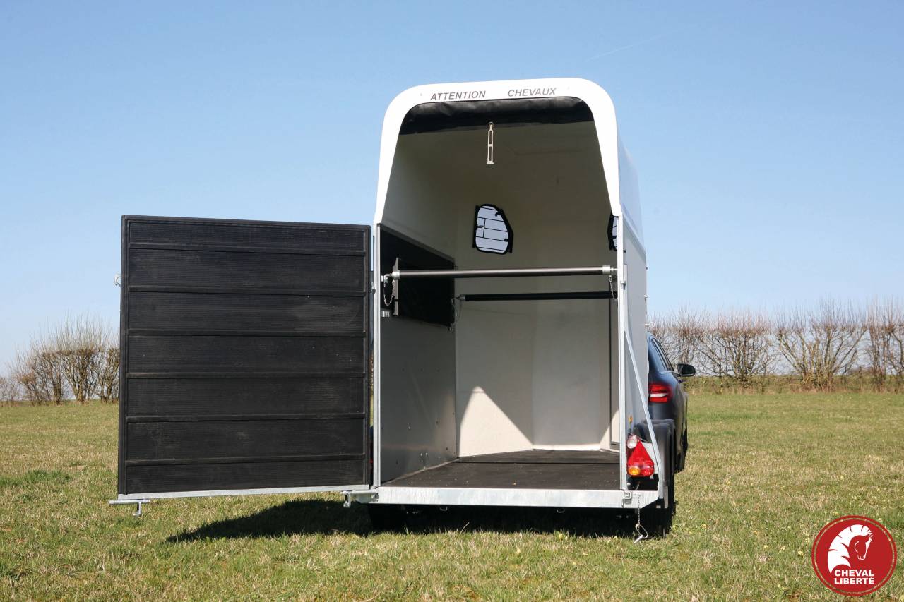 Trailer Cheval Liberté Gold One "White Line" blanc 1,5 Cavalli 2024 Nuovo