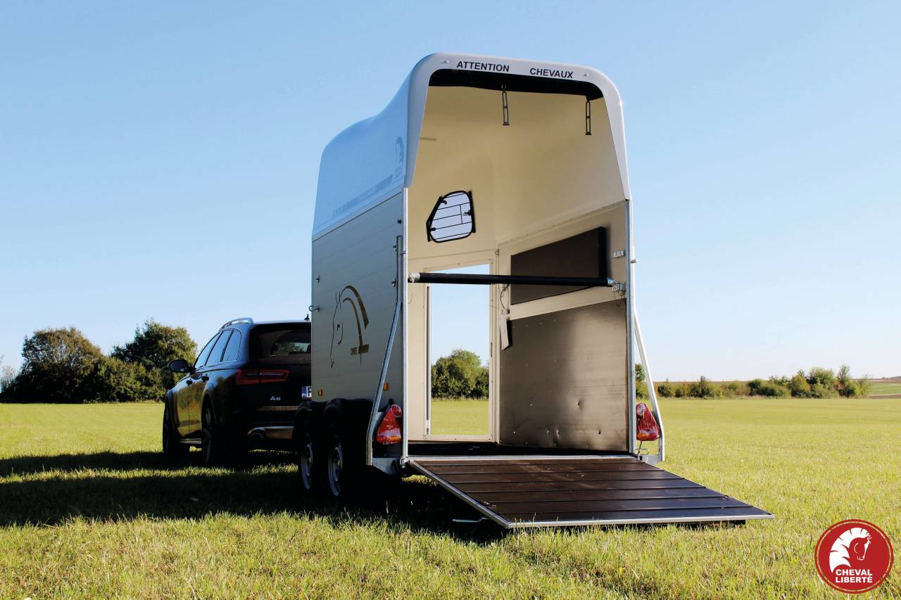 Trailer Cheval Liberté Gold One "White Line" blanc 1,5 Cavalli 2024 Nuovo