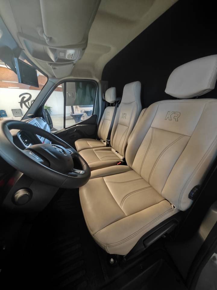 Van per Cavalli Krismar 3 places stalles 2024 Nuovo