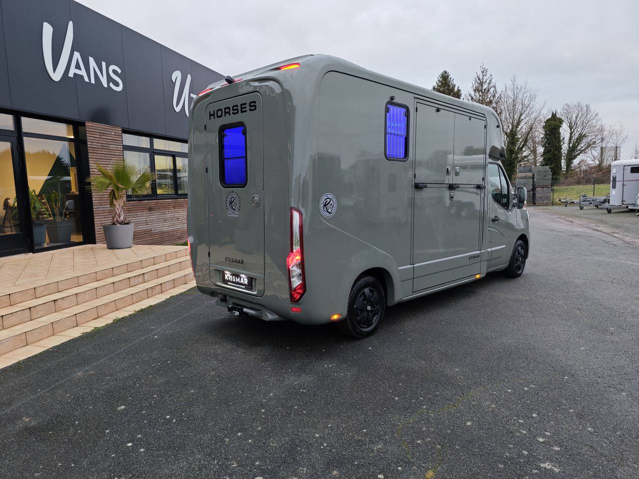 Van per Cavalli Krismar 3 places stalles 2024 Nuovo