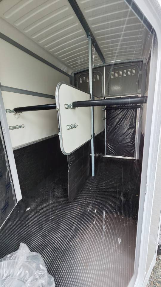 Trailer Ifor Williams Hb506 2 Cavalli 2023 Nuovo