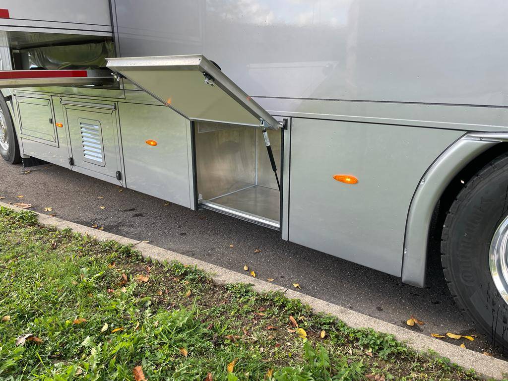 Camion per Cavalli Altra marca VOLVO 0 Nuovo