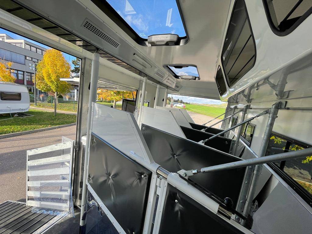 Camion per Cavalli Altra marca VOLVO 0 Nuovo