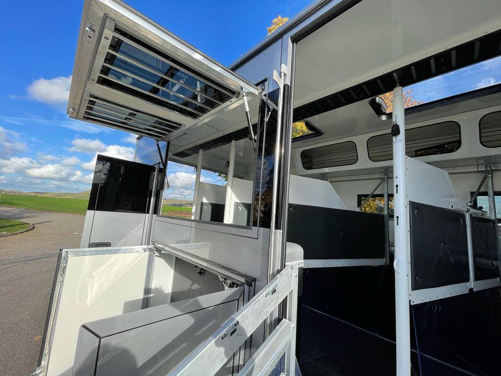 Camion per Cavalli Altra marca VOLVO 0 Nuovo