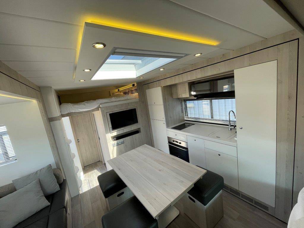 Camion per Cavalli STX MERCEDES 2018 Occasione