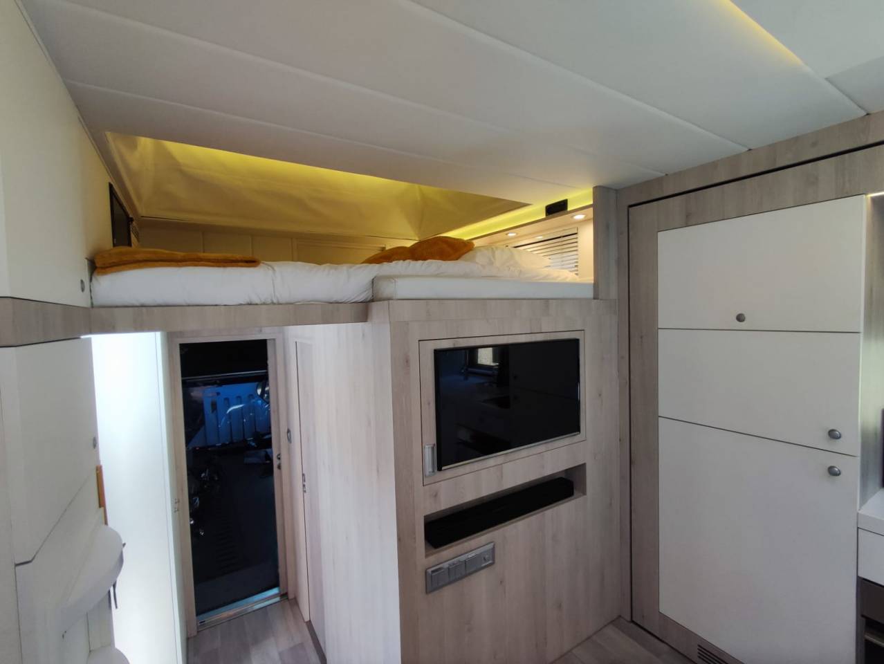 Camion per Cavalli STX MERCEDES 2018 Occasione