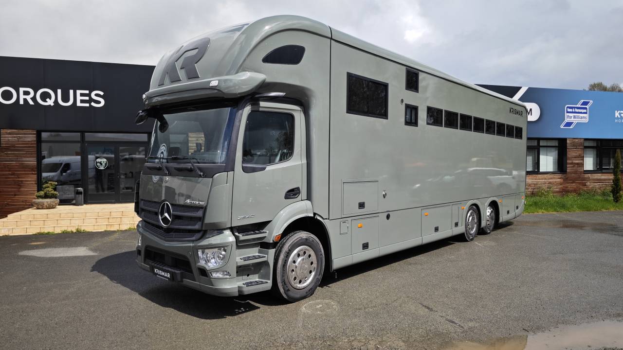 Camion per Cavalli Mercedes Classicspace 2640 2024 Nuovo