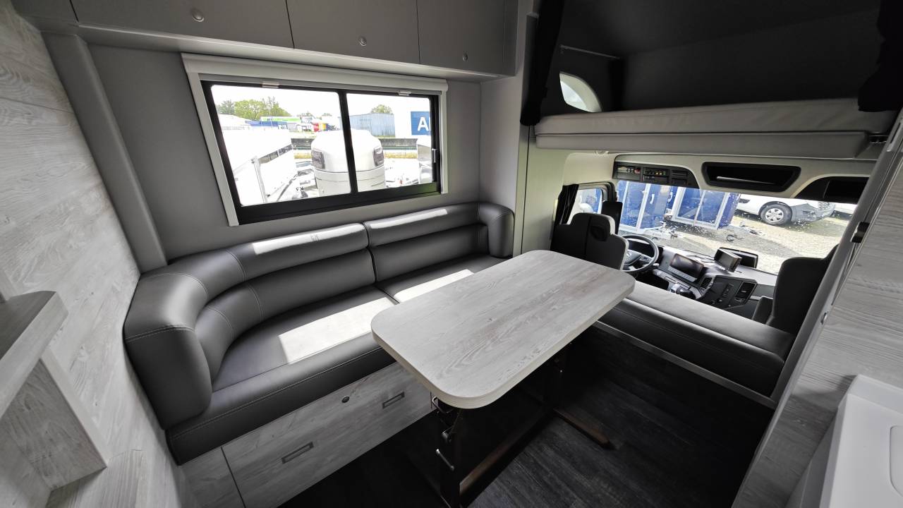 Camion per Cavalli Mercedes Classicspace 2640 2024 Nuovo