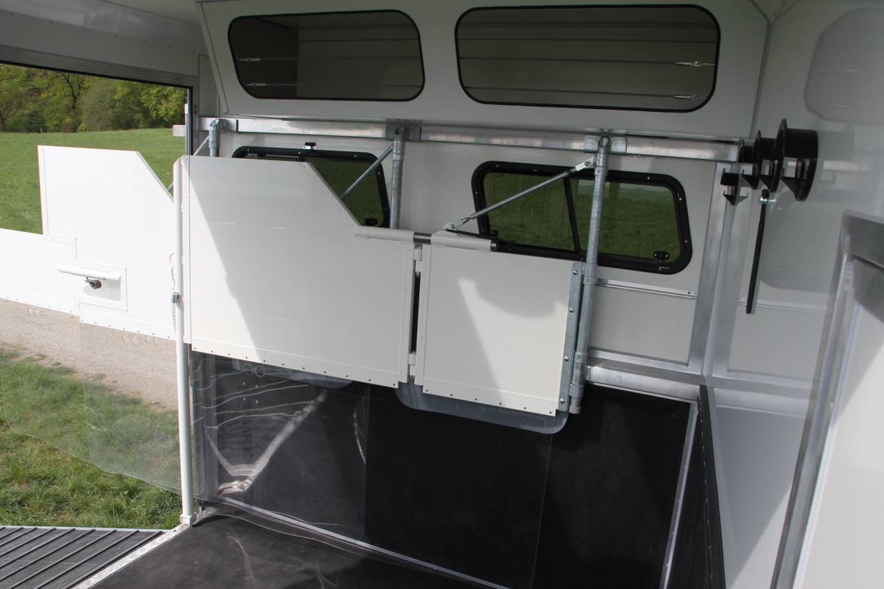 Camion per Cavalli Iveco IVECO 0 Nuovo