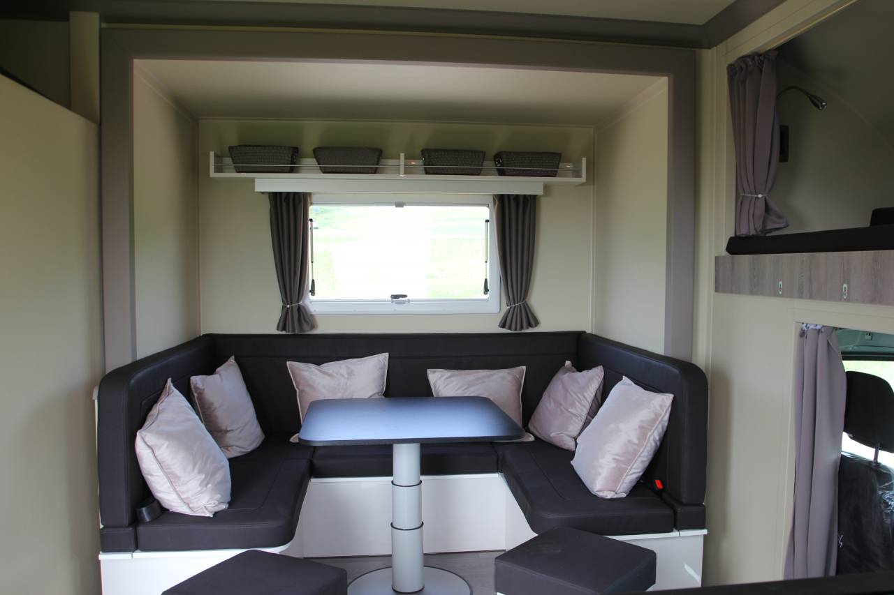 Camion per Cavalli Iveco IVECO 0 Nuovo