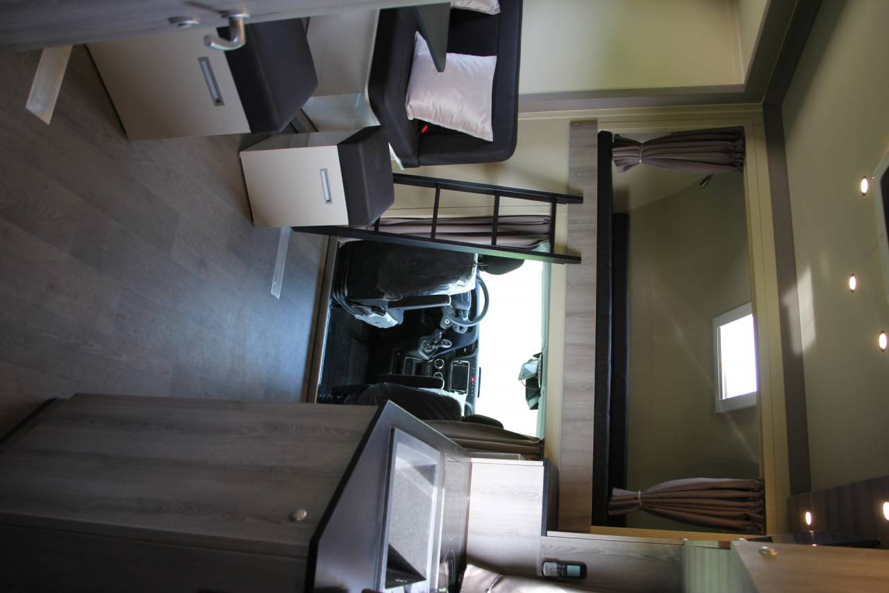 Camion per Cavalli Iveco IVECO 0 Nuovo