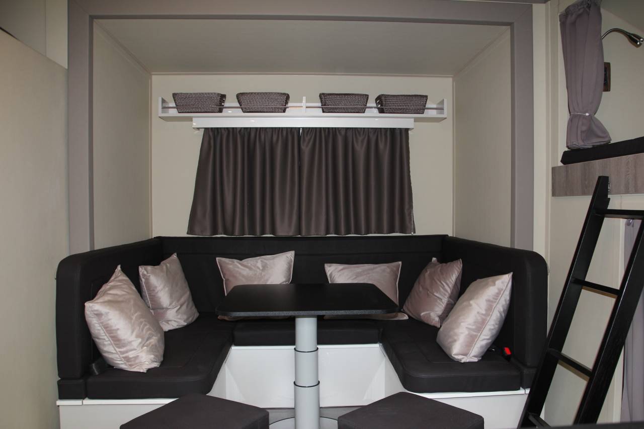 Camion per Cavalli Iveco IVECO 0 Nuovo