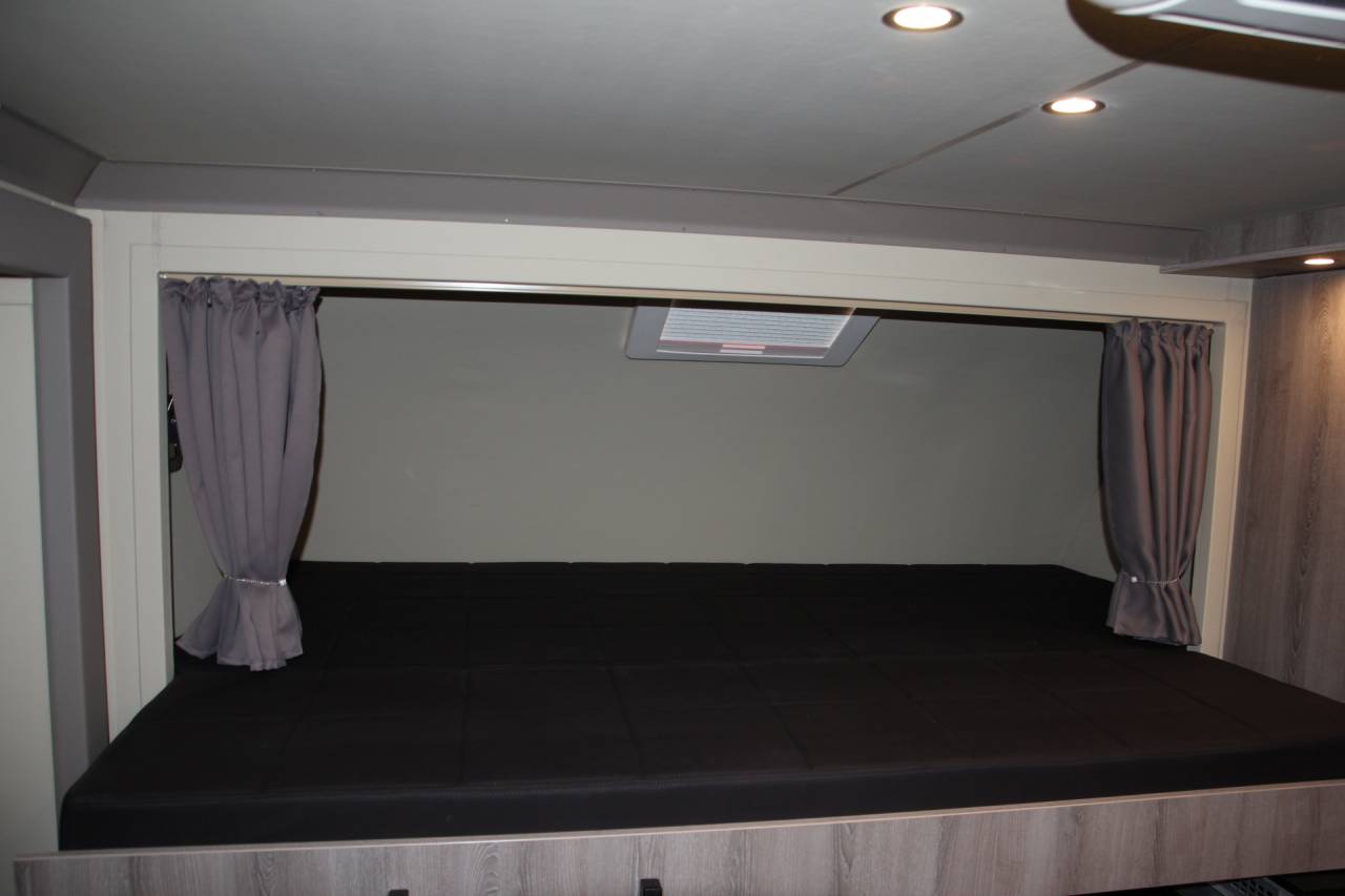 Camion per Cavalli Iveco IVECO 0 Nuovo