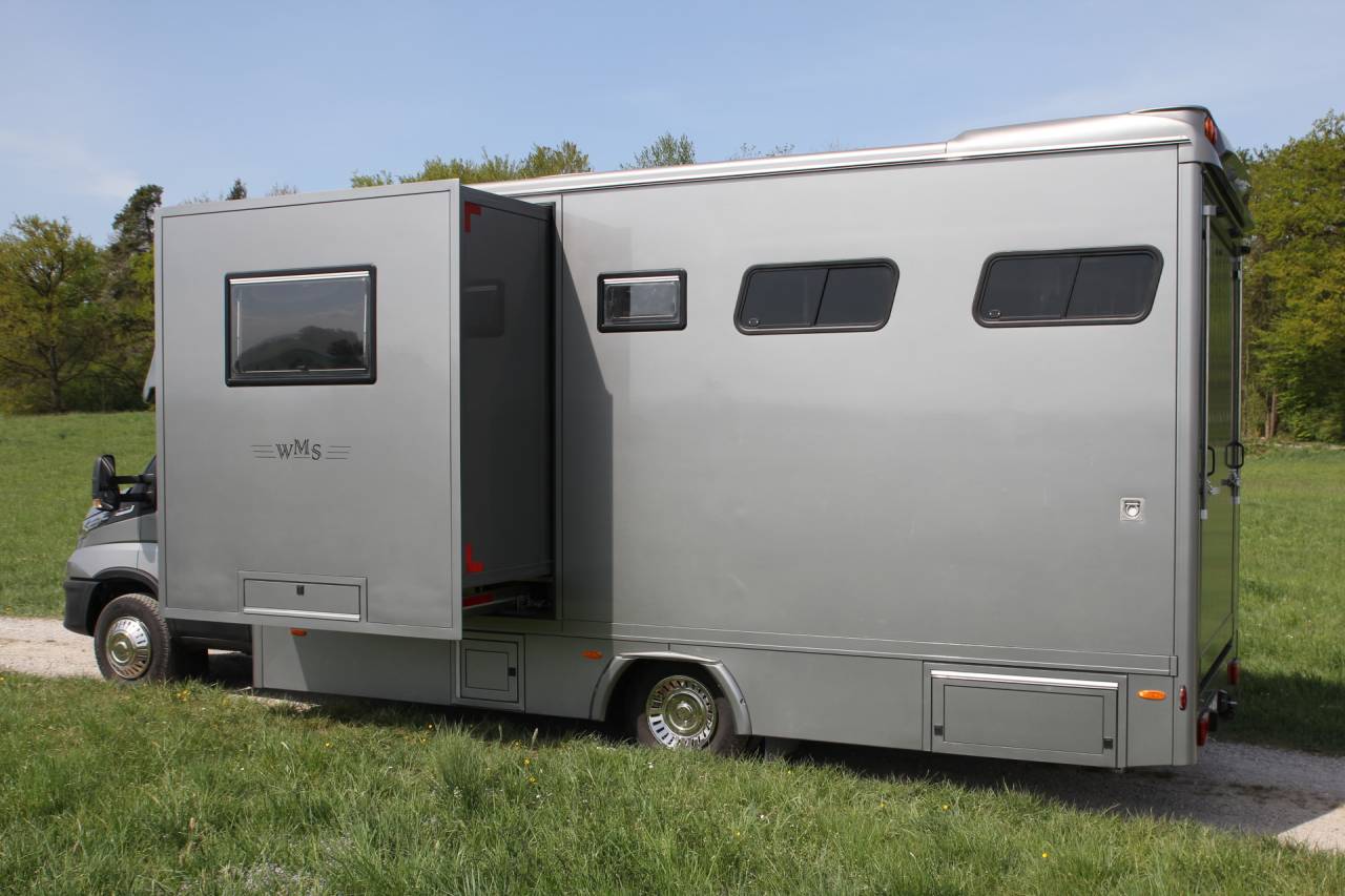 Camion per Cavalli Iveco IVECO 0 Nuovo