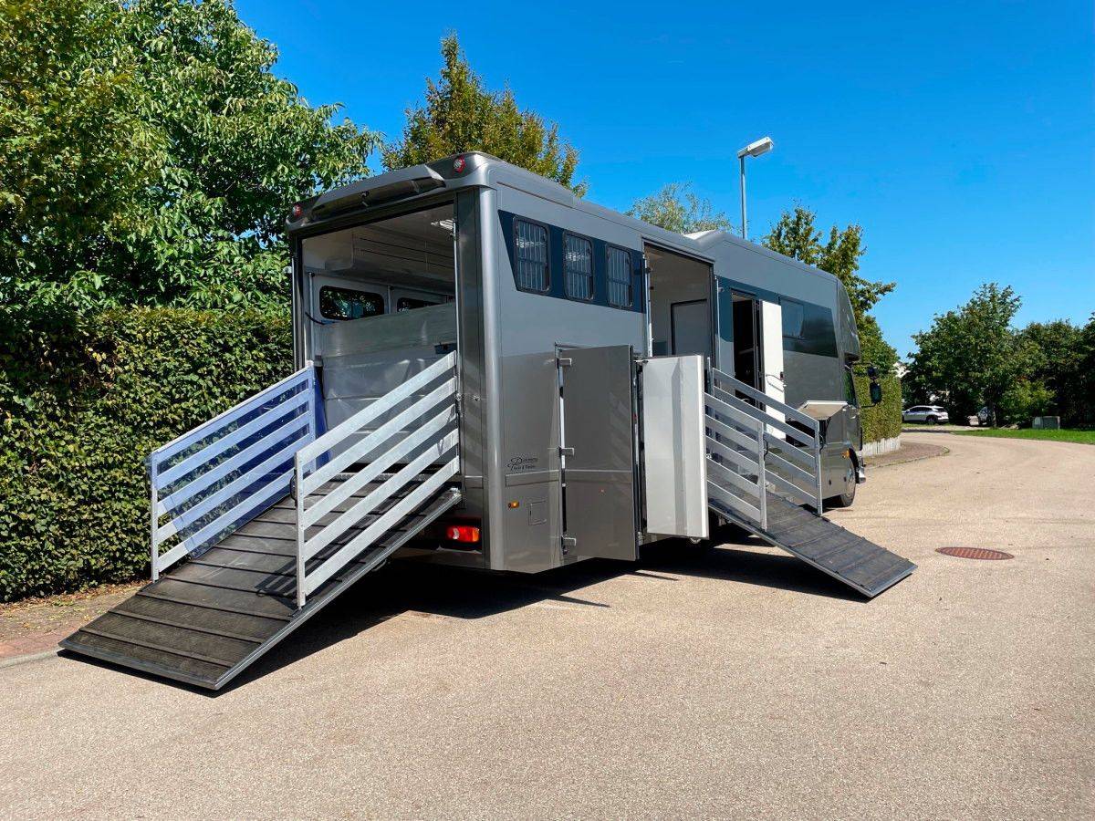 Camion per Cavalli Volvo VOLVO 0 Occasione