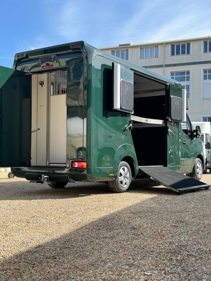 Van per Cavalli AKX Renault 5p 2024 Nuovo