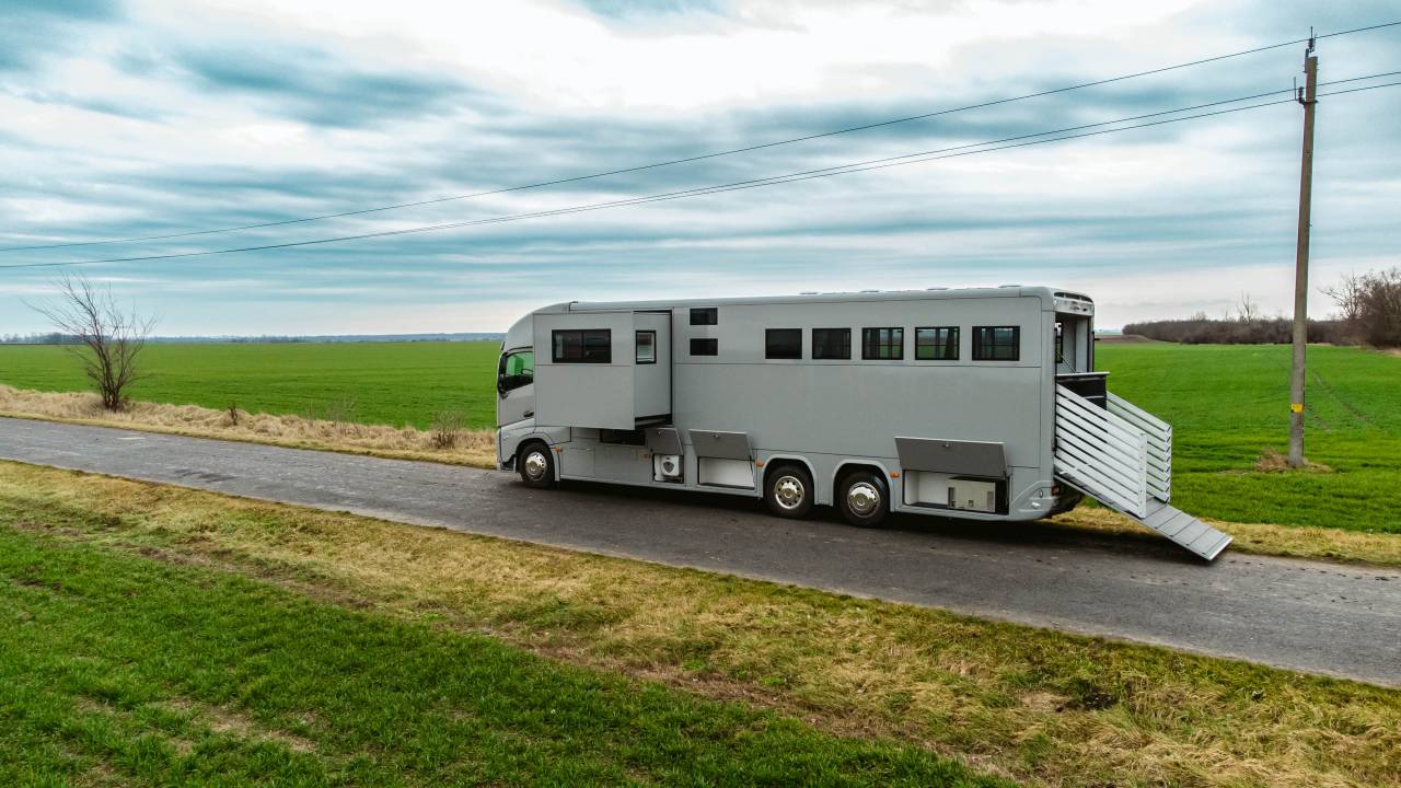 Camion per Cavalli Altra marca VOLVO 0 Nuovo