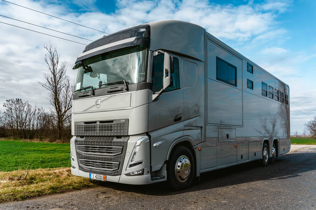 Camion per Cavalli Altra marca VOLVO 0 Nuovo