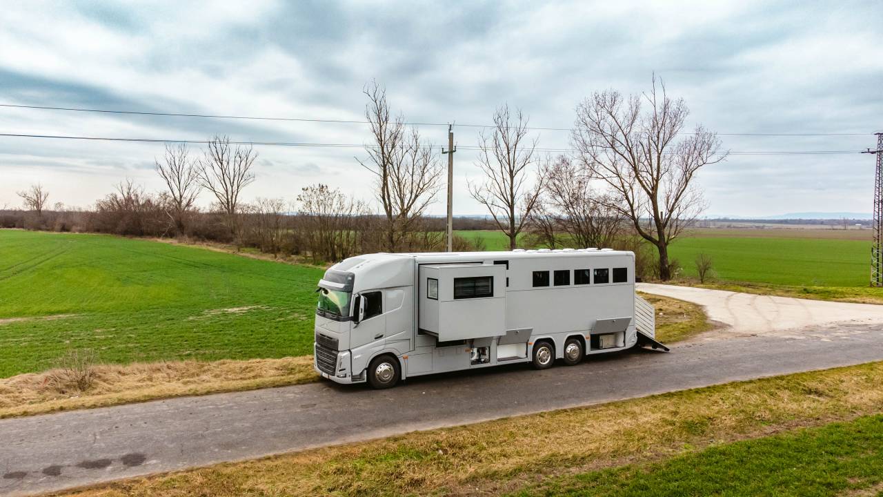 Camion per Cavalli Altra marca VOLVO 0 Nuovo