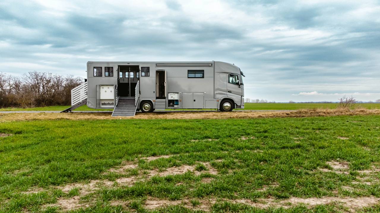 Camion per Cavalli Altra marca VOLVO 0 Nuovo