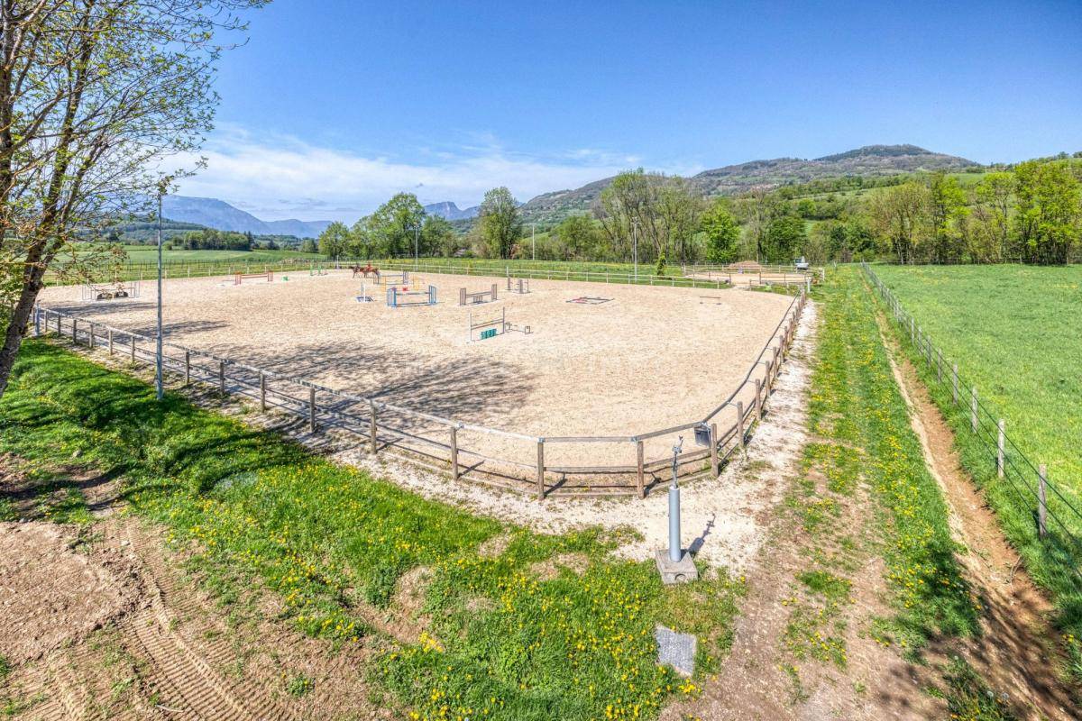 Centro di stagione cavallo In vendita Isère