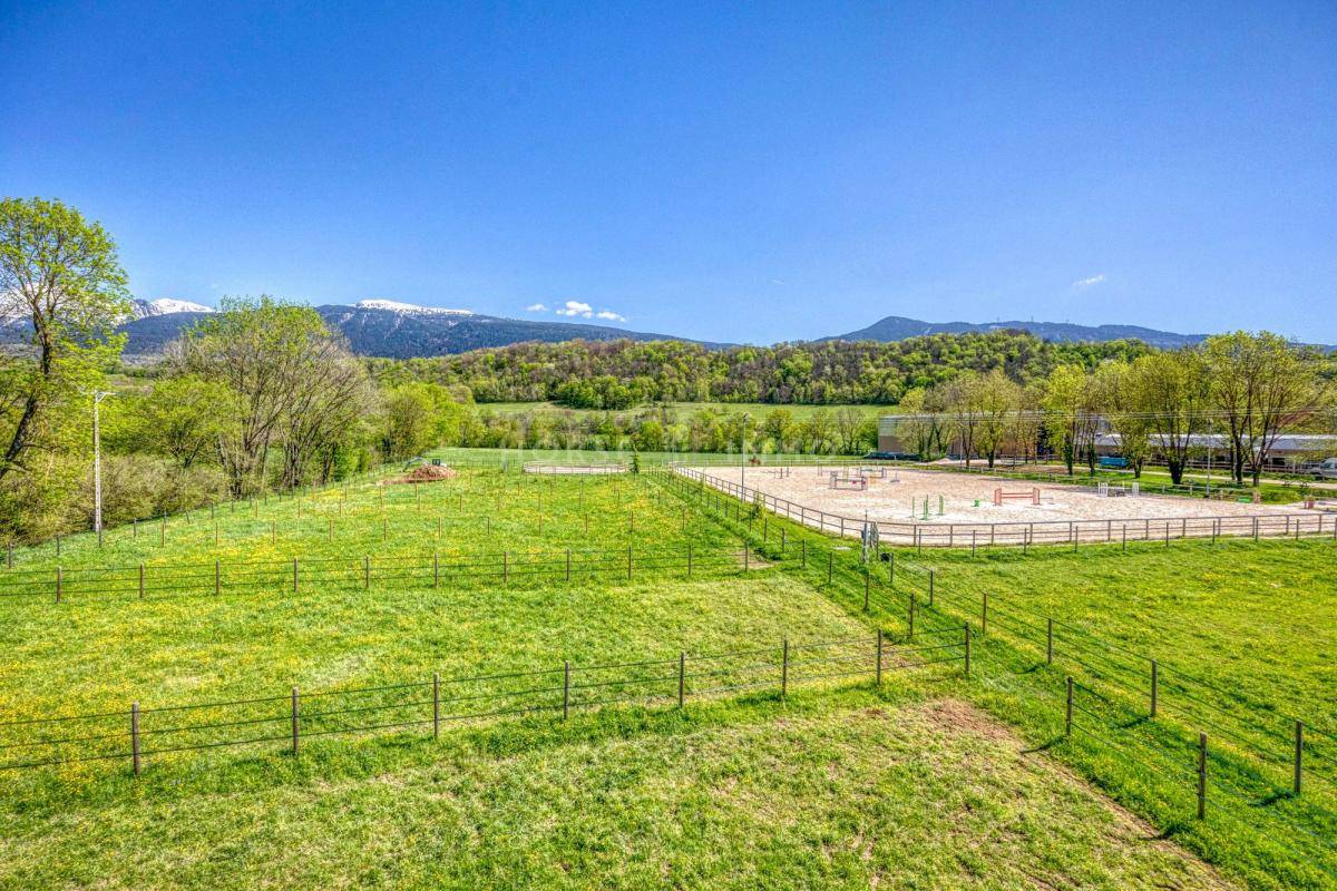 Centro di stagione cavallo In vendita Isère