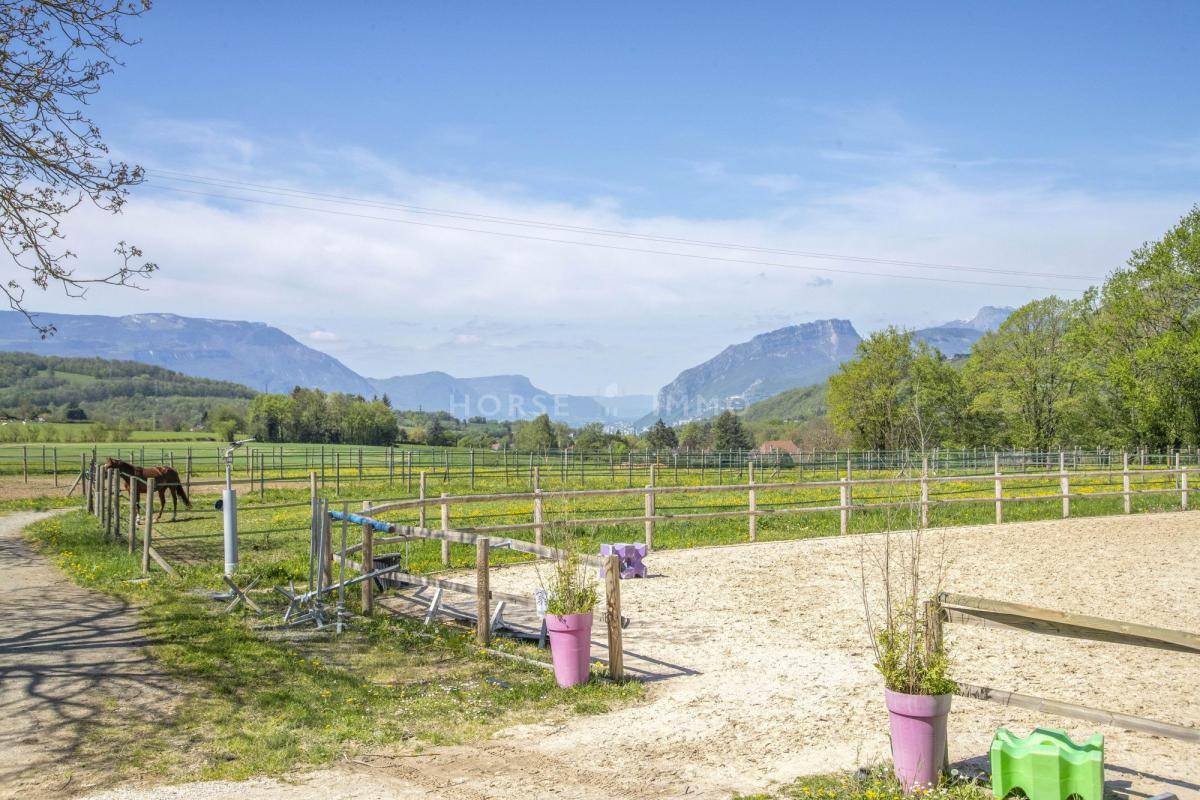 Centro di stagione cavallo In vendita Isère