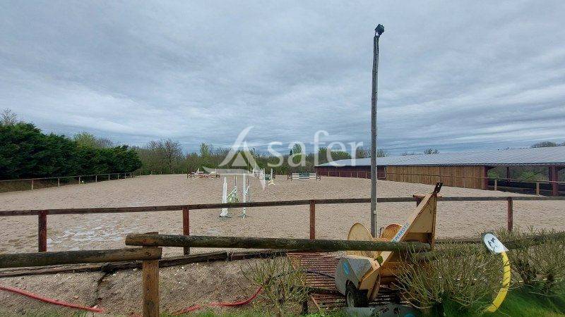 Propriet&agrave; equestre In vendita Gironde
