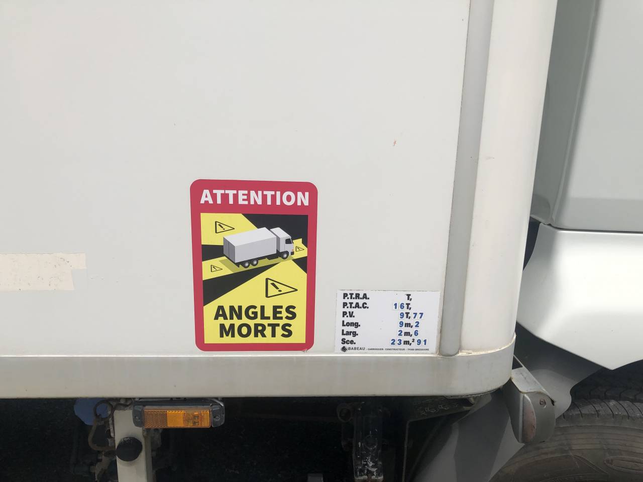 Camion per Cavalli Renault MIDLUM 240 DXI - 16 tonnes 2008 Occasione