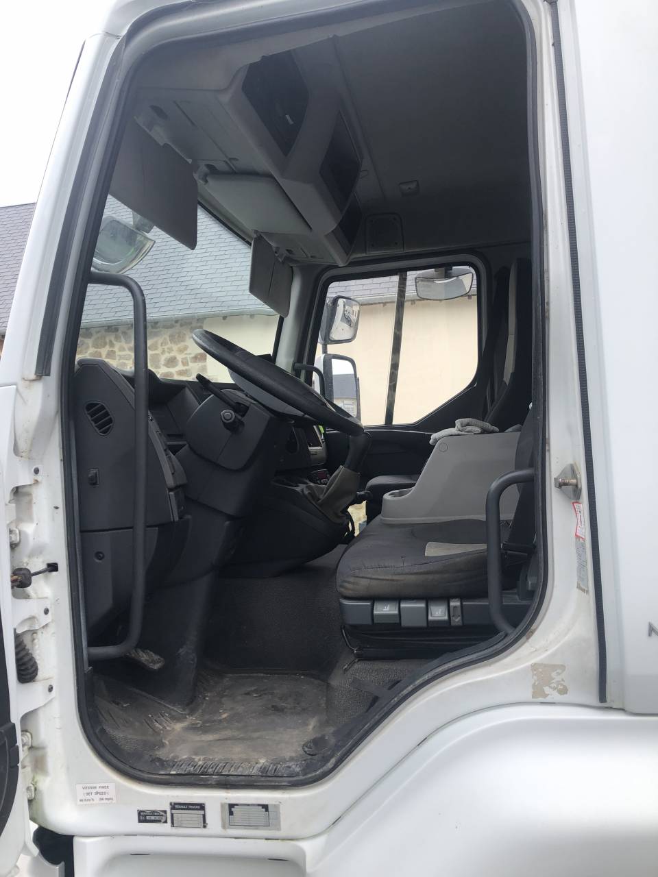 Camion per Cavalli Renault MIDLUM 240 DXI - 16 tonnes 2008 Occasione