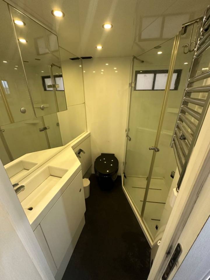 Camion per Cavalli Altra marca VOLVO 0 Occasione