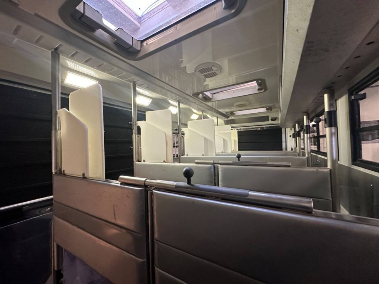 Camion per Cavalli Altra marca VOLVO 0 Occasione