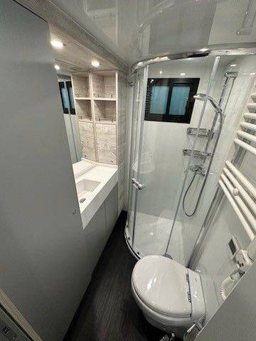 Camion per Cavalli Altra marca VOLVO 0 Occasione