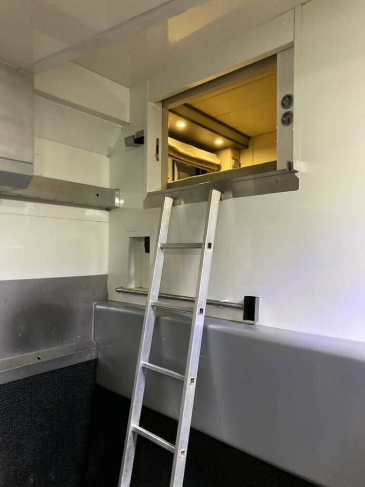 Camion per Cavalli Iveco IVECO 0 Occasione