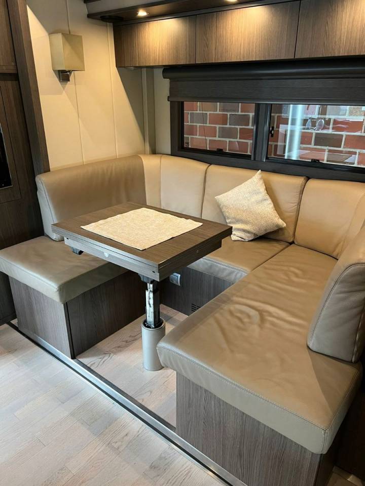 Camion per Cavalli Iveco IVECO 0 Occasione