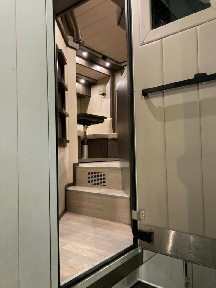 Camion per Cavalli Iveco IVECO 0 Occasione