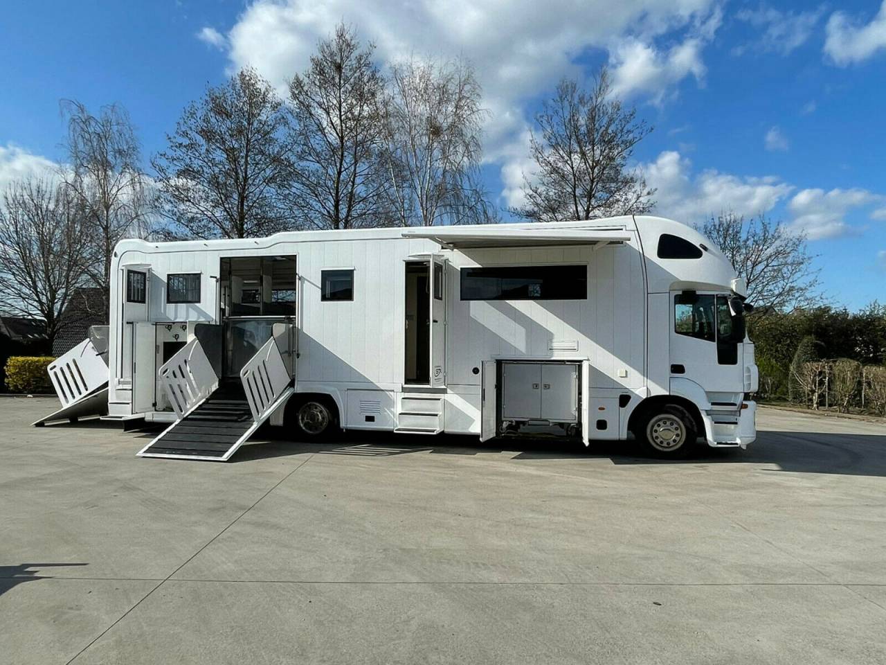 Camion per Cavalli Iveco IVECO 0 Occasione