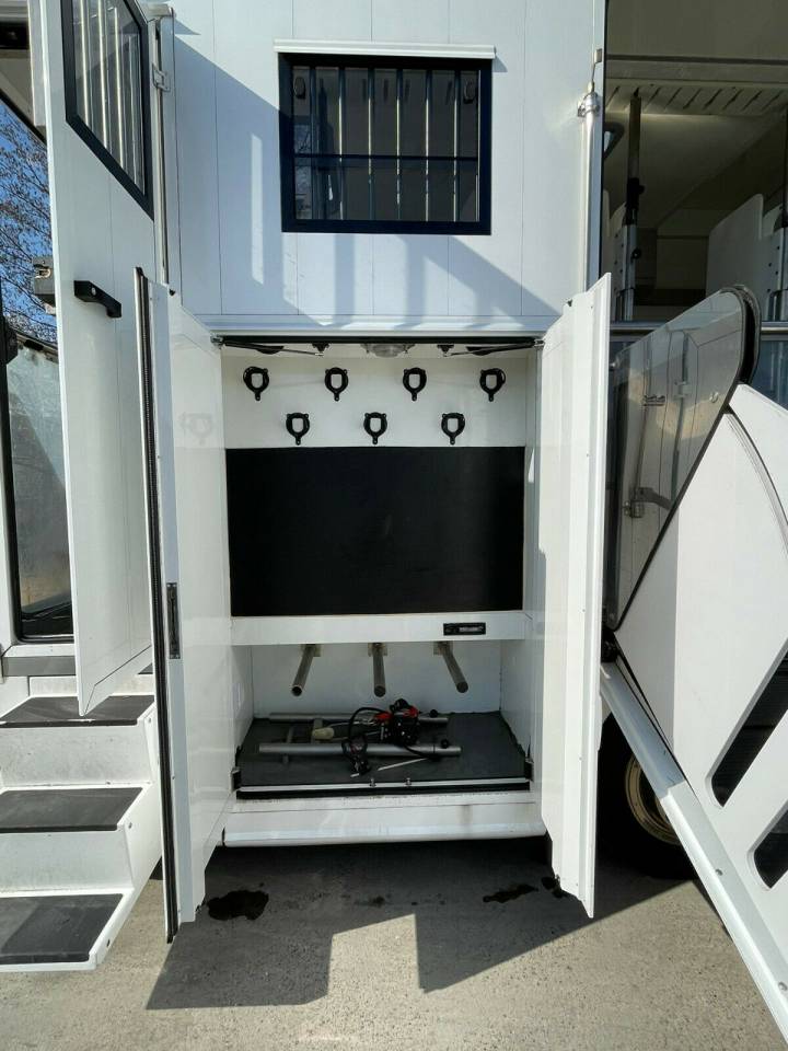 Camion per Cavalli Iveco IVECO 0 Occasione