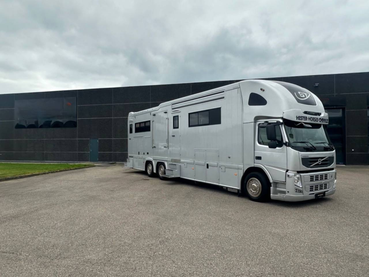 Camion per Cavalli Altra marca VOLVO 0 Occasione