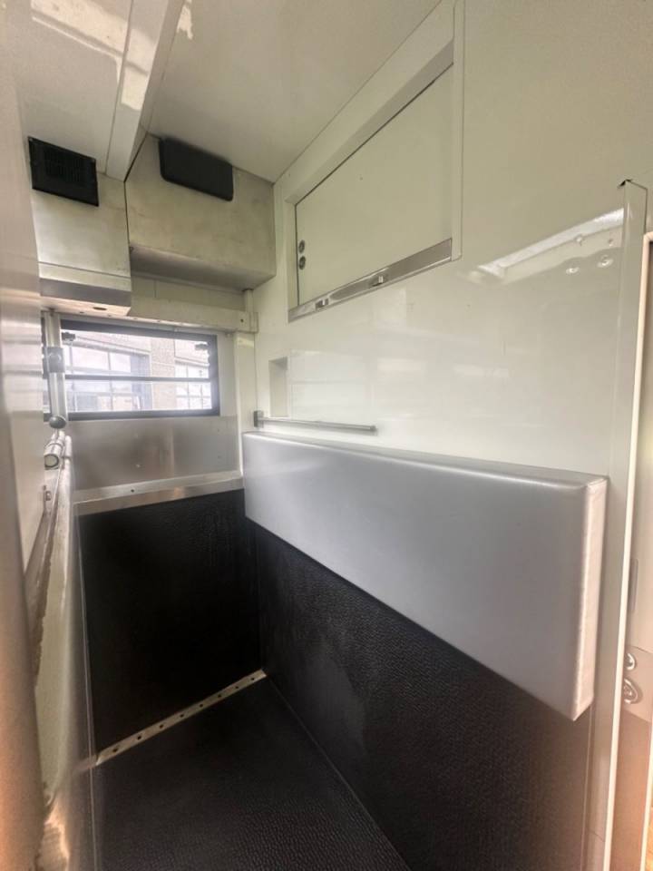 Camion per Cavalli Altra marca VOLVO 0 Occasione