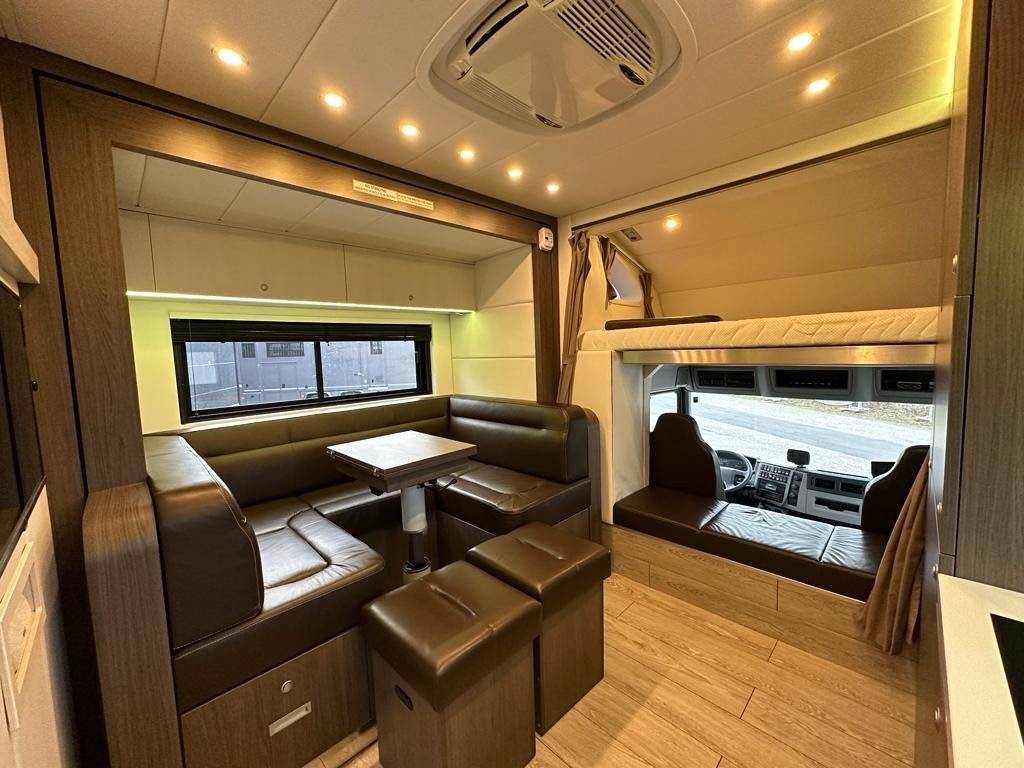 Camion per Cavalli Altra marca VOLVO 0 Occasione