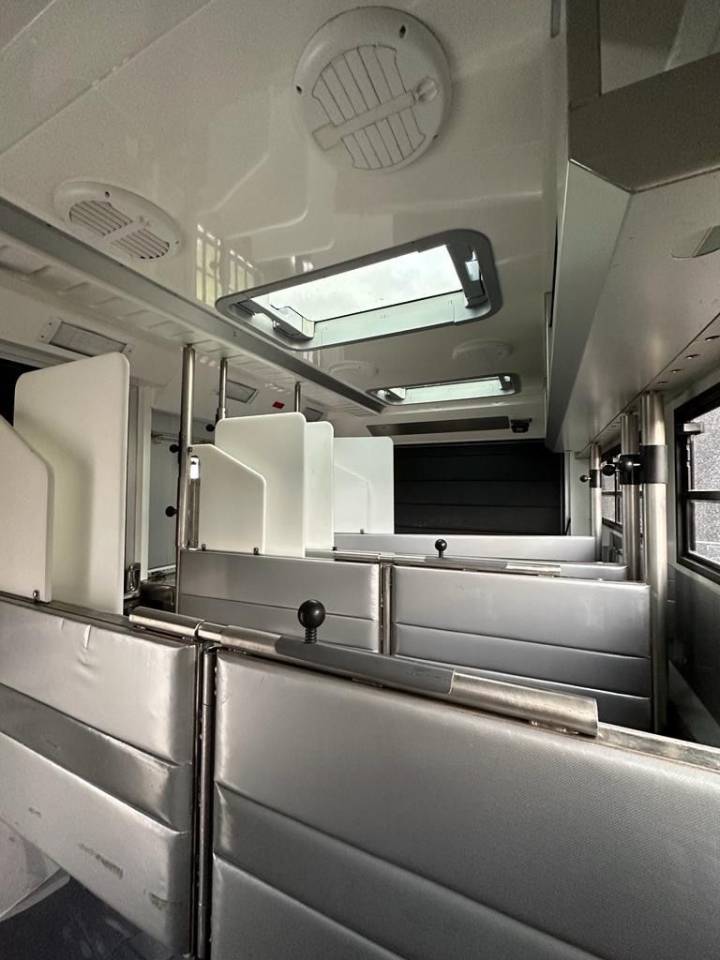 Camion per Cavalli Altra marca VOLVO 0 Occasione