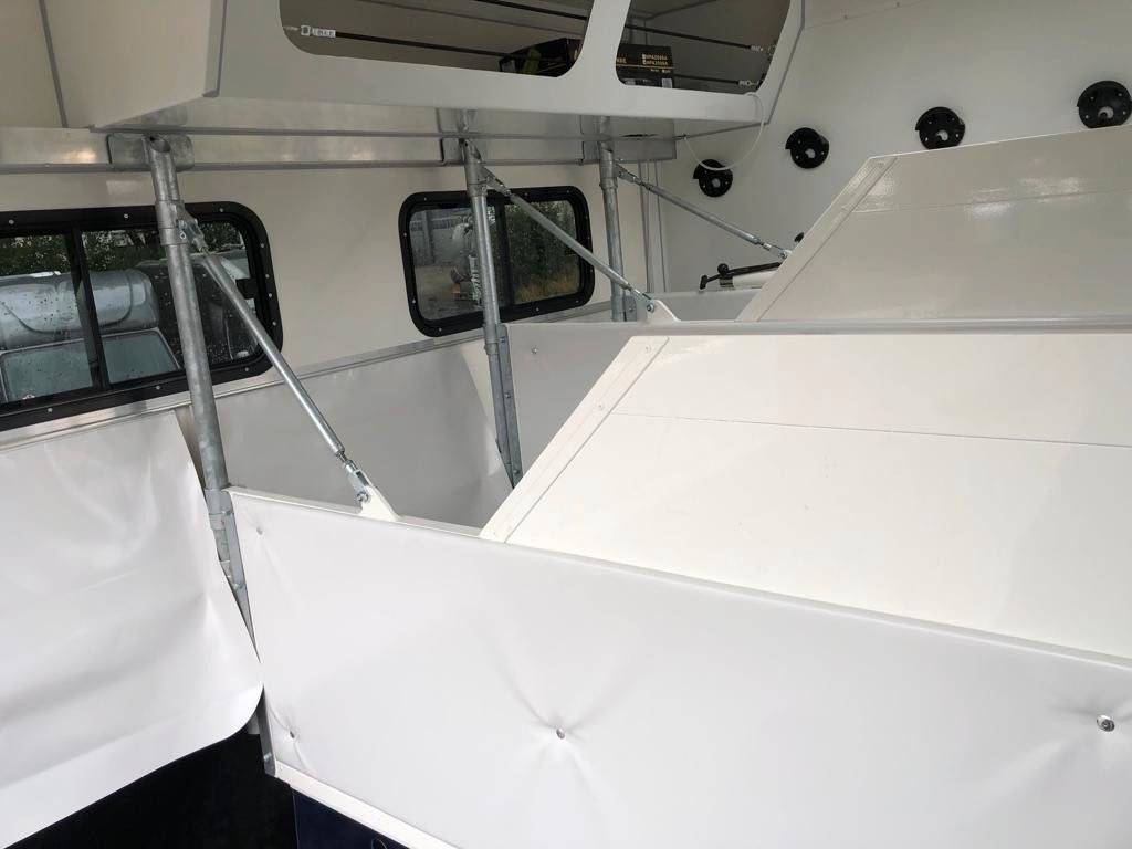 Camion per Cavalli Altra marca FUSO  0 Nuovo