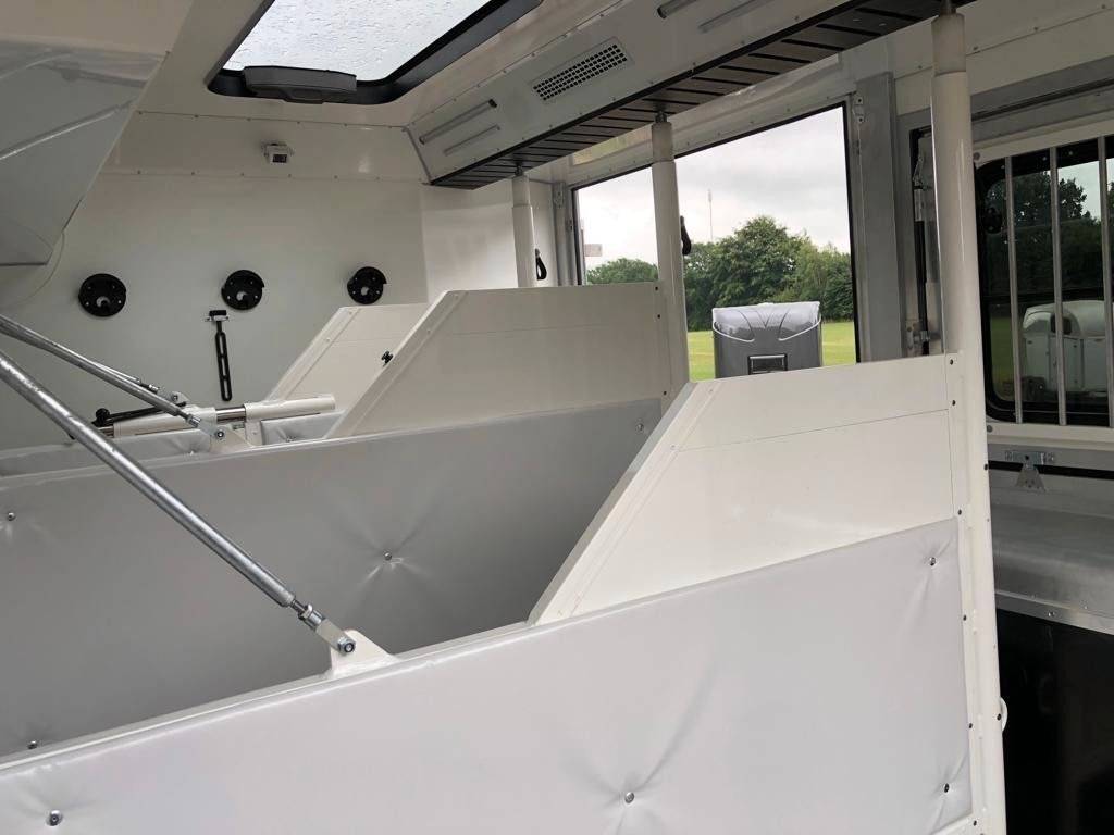 Camion per Cavalli Altra marca FUSO  0 Nuovo