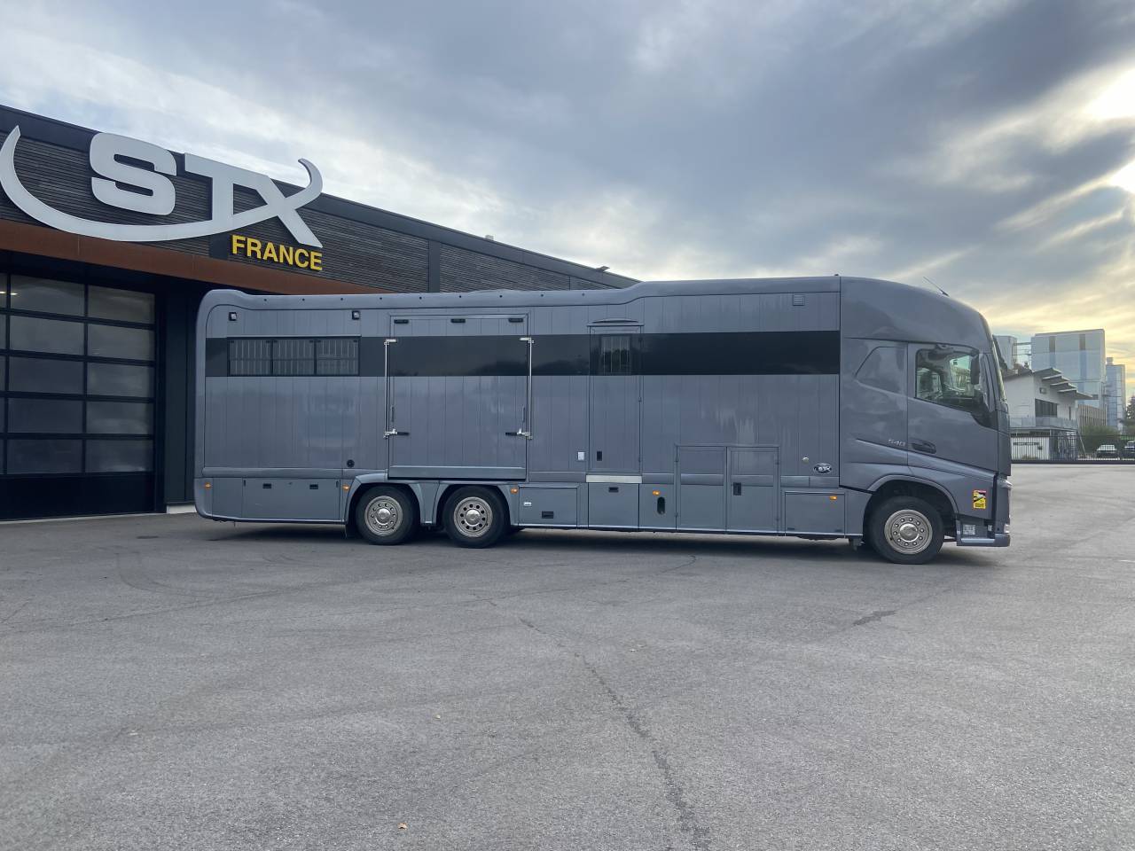 Camion per Cavalli STX  2015 Occasione