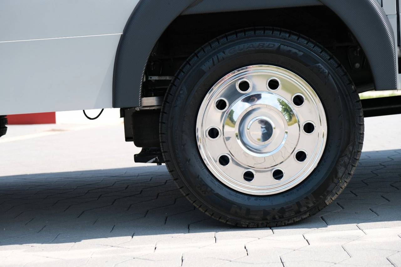 Camion per Cavalli Iveco IVECO 0 Nuovo