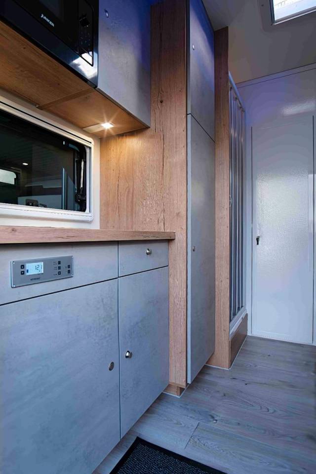 Camion per Cavalli Iveco IVECO 0 Nuovo