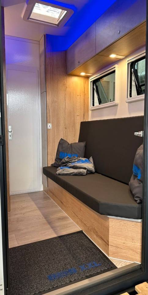 Camion per Cavalli Iveco IVECO 0 Nuovo