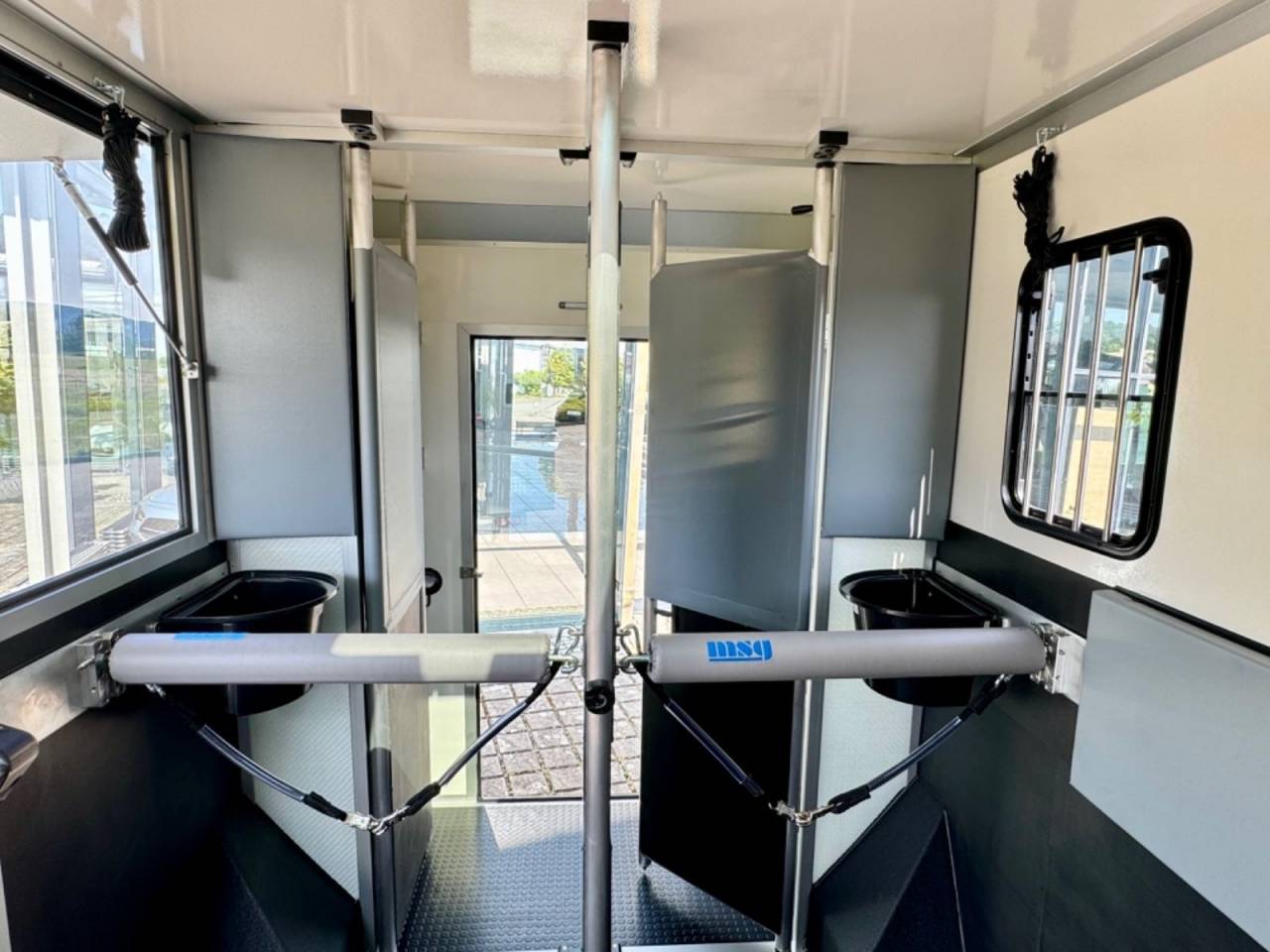 Van per Cavalli Altra marca NISSAN 0 Nuovo